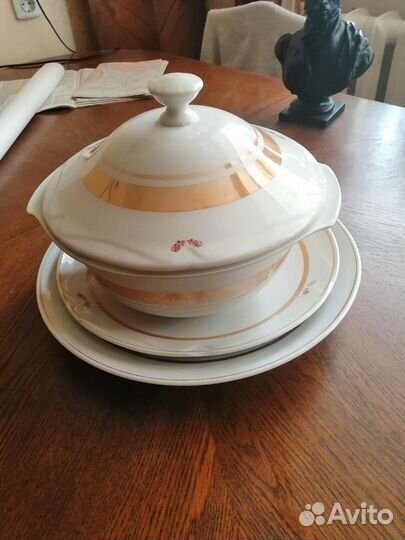 Супница и две тарелки