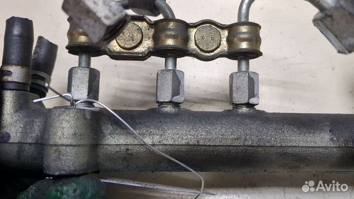 Рампа топливная Toyota Yaris, 2003