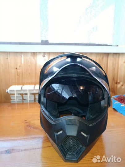 Кроссовый шлем с визором