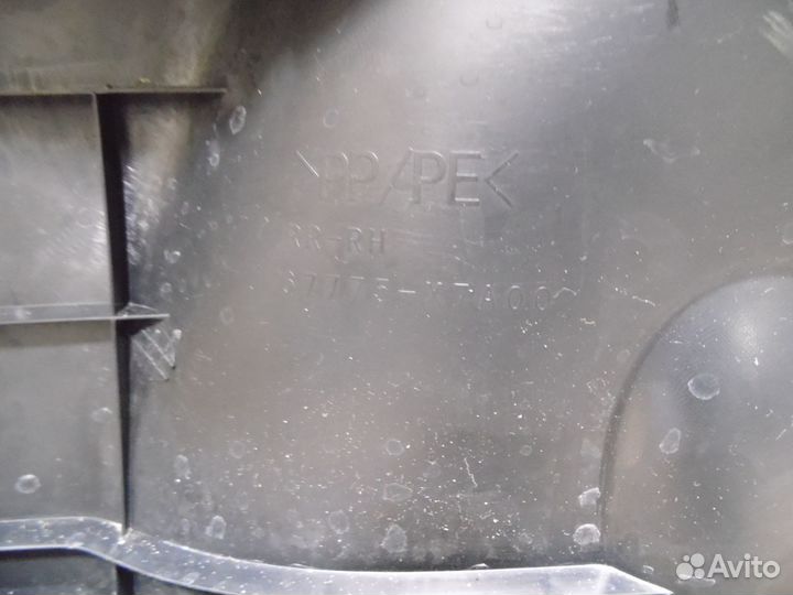 Обшивка двери задней правой Hi Lux 2015