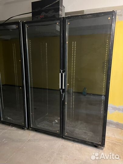 Холодильный шкаф для магазина, пивного магазина
