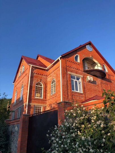 Дом 250 м² на участке 10 сот.