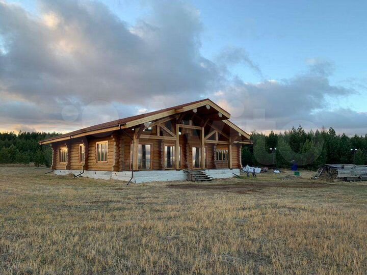 Дом 322 м² на участке 100 сот.