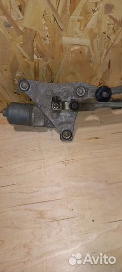 Трапеция стеклоочистителей Volvo V50 2004