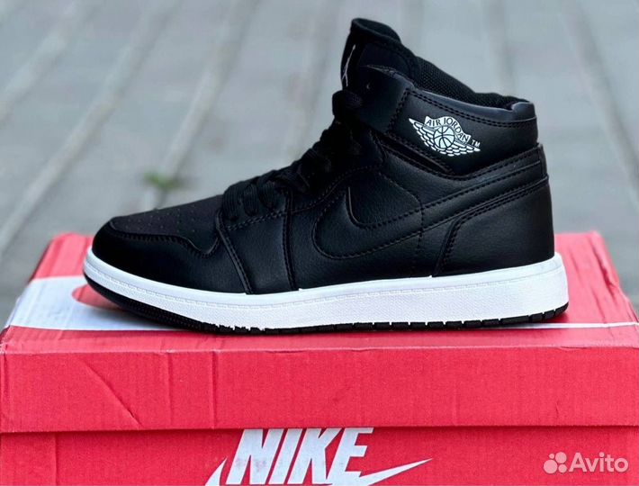 Кроссовки Nike Air Jordan 1