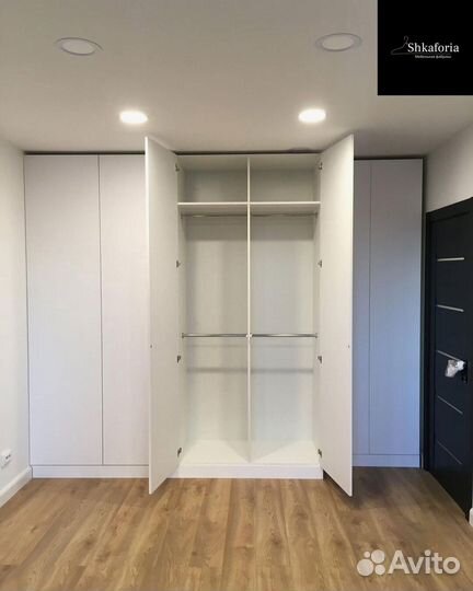 Шкаф с встроенной гладильной доской