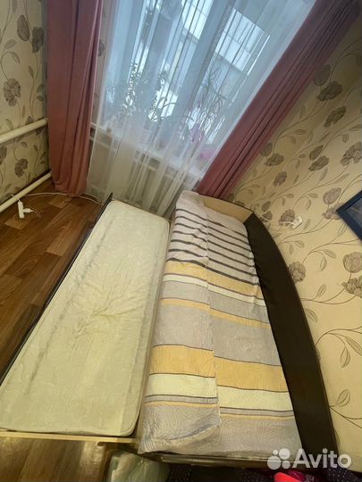 Двухъярусная кровать