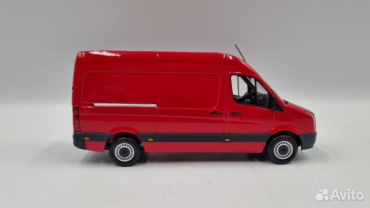 Модель Volkswagen Crafter Kasten Red