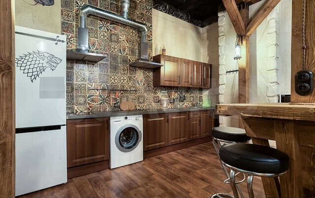 Комната 6 м² в > 9-к., 1/2 эт.