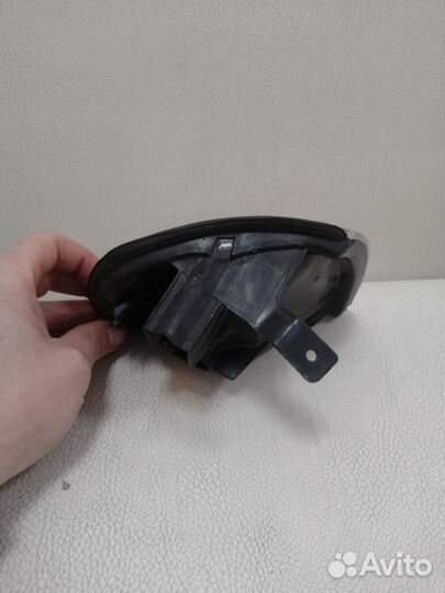 Указатель поворота угловой левый Nissan Sunny