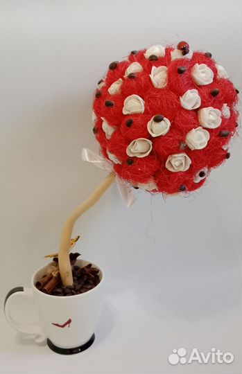 Красно-белый топиарий