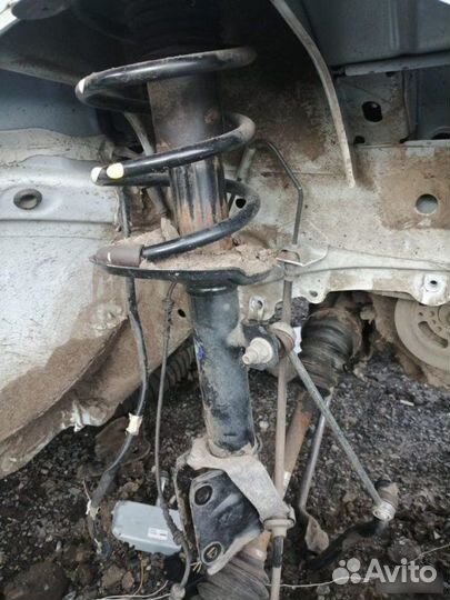 Амортизаторы передние Renault Duster 2 2021