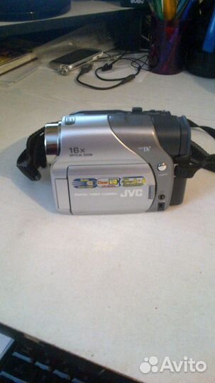 Видеокамара JVC