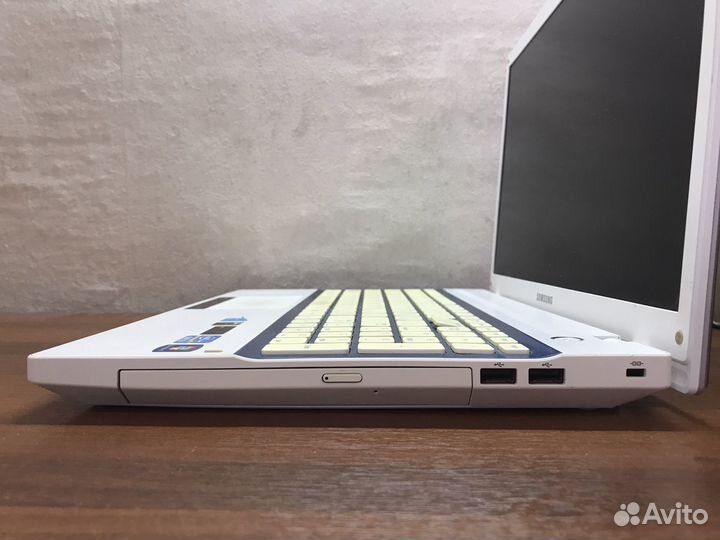 Ноутбук Samsung NP300V5A