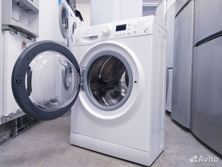 Стиральная машина Hotpoint-Ariston