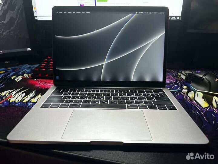 Apple MacBook Pro 13 2016 touch bar A1706