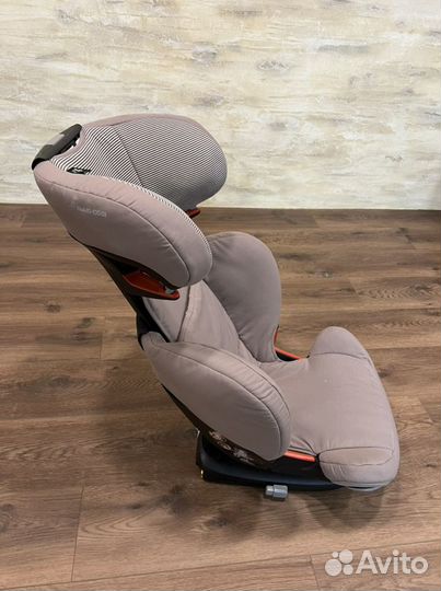Детское автокресло maxi cosi