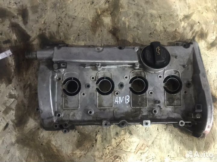Клапанная крышка Audi A4 ANB 2000