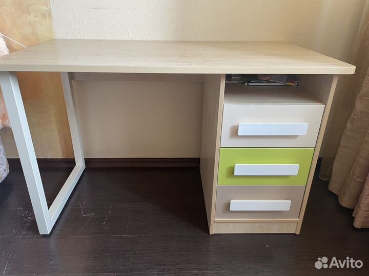 Письменный стол и растущий стул 38 попугаев