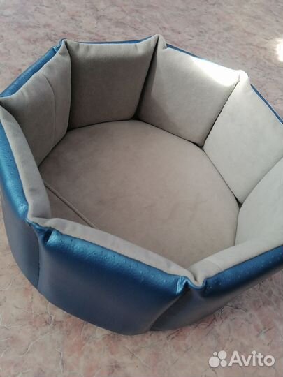 Лежанка для собак и кошек