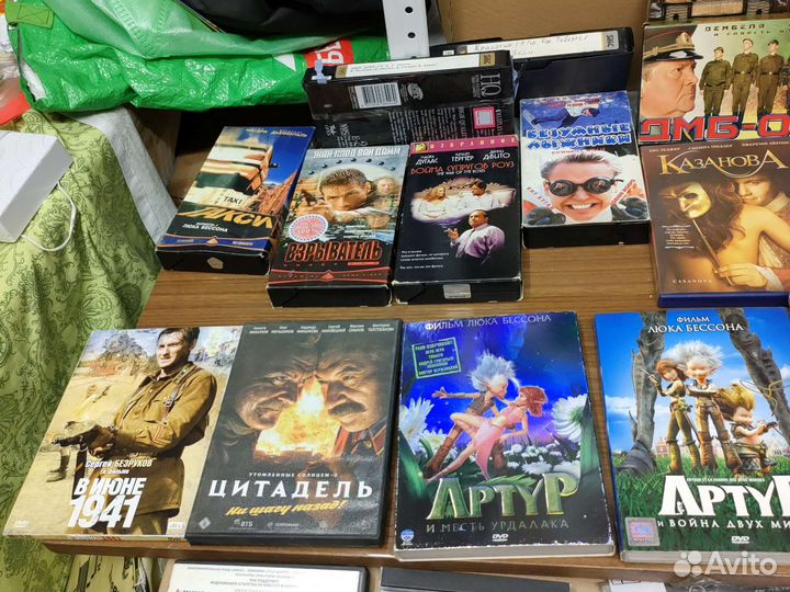 Видео и аудио кассеты, комп.диски