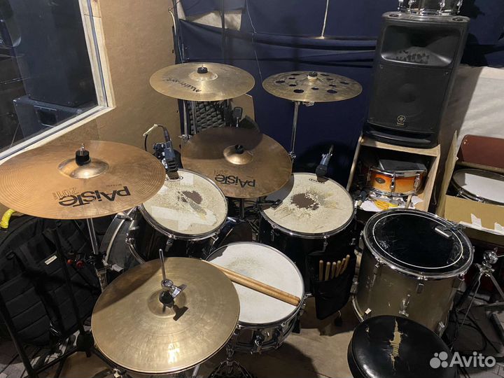 Занятия на ударной установке