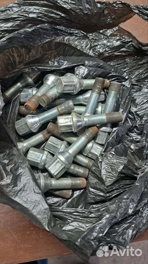 Болт М12шаг1,25