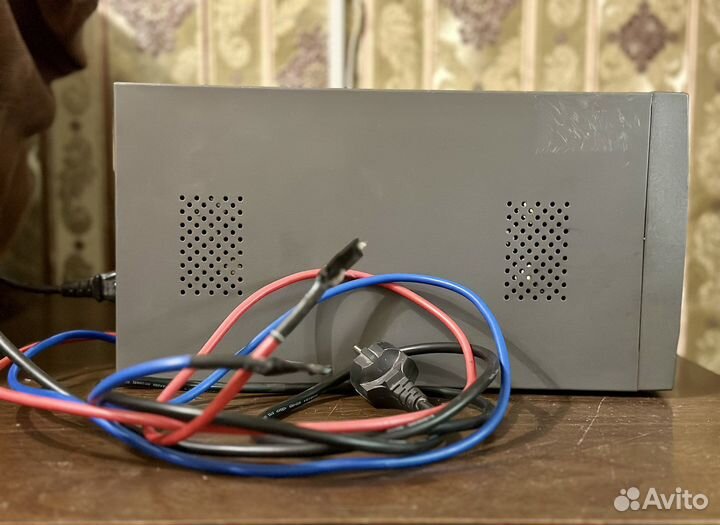 Источник бесперебойного питания 2 штуки