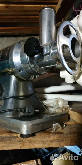 Электромясорубка FTS127U