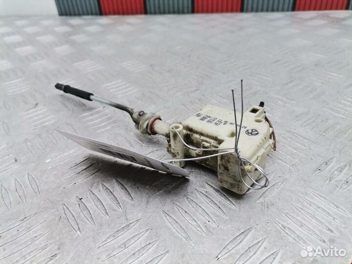 Электропривод (сервопривод) лючка бензобака Volksw