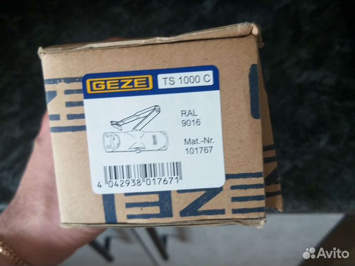 Доводчики дверей