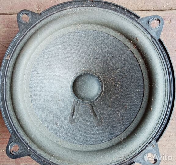 Продам штатные динамики Рено13см 4 штуки