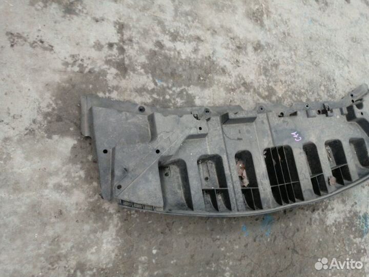 Пыльник бампера передний Nissan Tiida C11