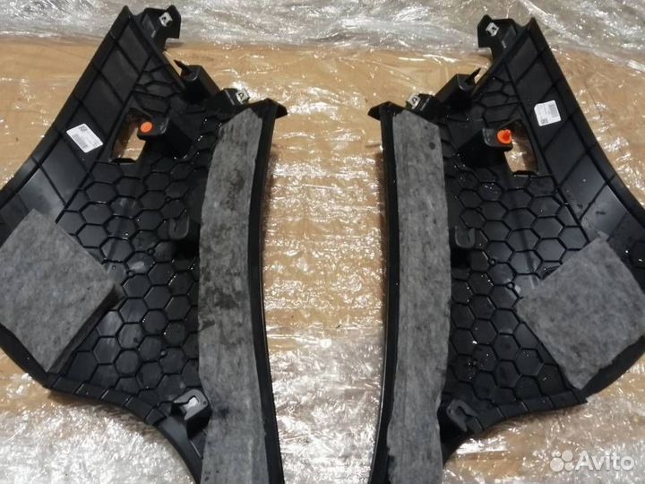 Обшивка стойки задняя верхняя левая Mercedes-Benz