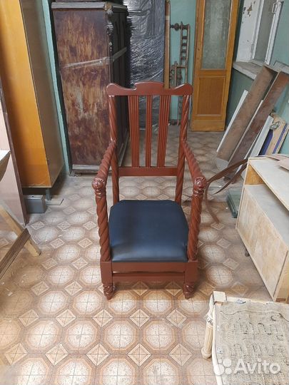 Реставратор мебели