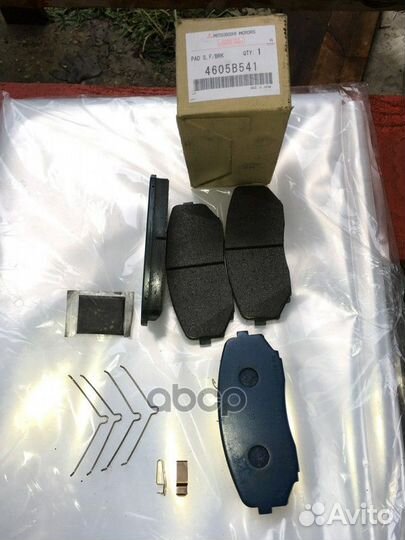 Колодки тормозные передние К-Т 4605B541 mitsubishi