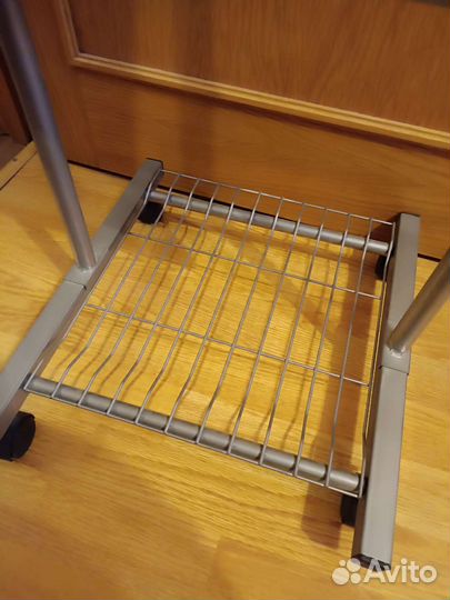 Зеркало на колесиках