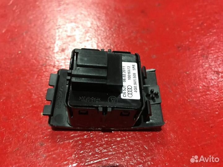Кнопка аварийной сигнализации Audi A6 C7 3.0 CGW