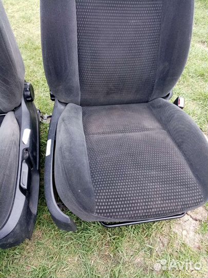 Сиденья передние с подогревом на Ford focus 2