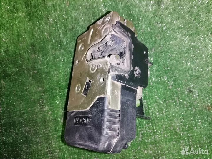 Замок двери опель вектра б