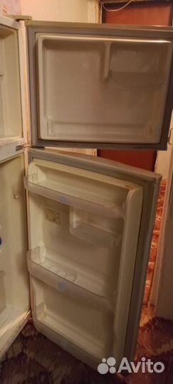 Холодильник Whirlpool