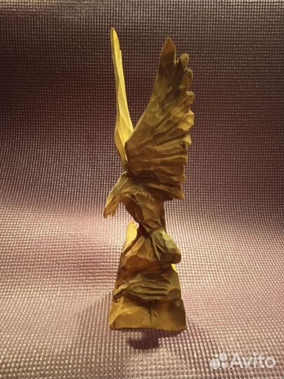 Винтажная деревянная скульптура орла