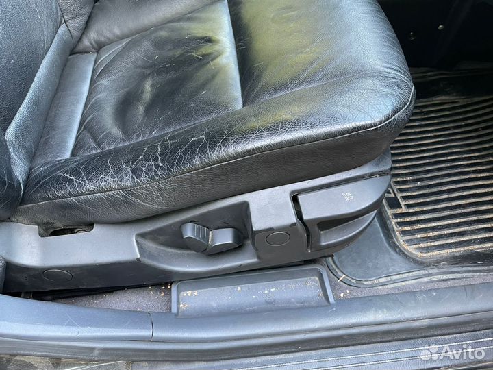 Кожаные передние сиденья