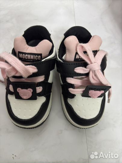 Кроссовки детские