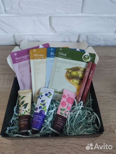 Подарок девушке, женщине на 8 марта