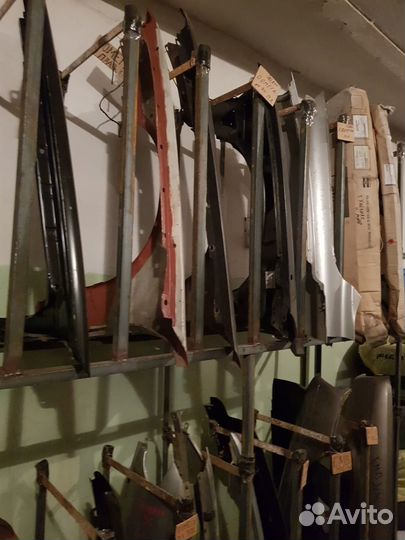 Mitsubishi Lancer крыло новое прав 91-00г