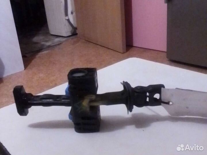 Ограничитель двери