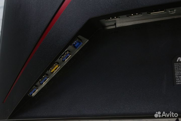 Игровой изогнутый монитор AOC 27