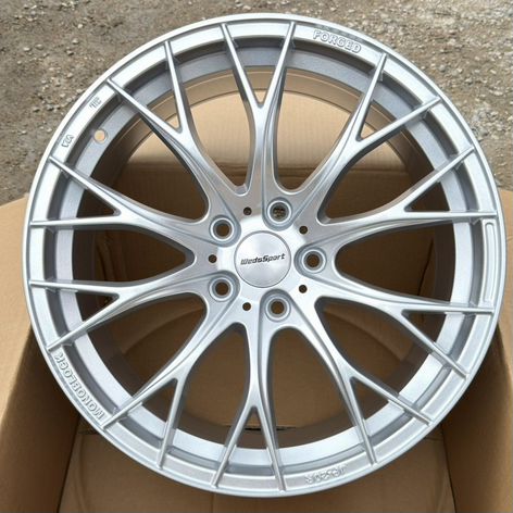 Литые диски Sakura Wheels 181 8.5×R18 5×114.3
