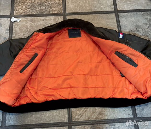Красивый бомбер Tommy Hilfiger.Оригинал 58р